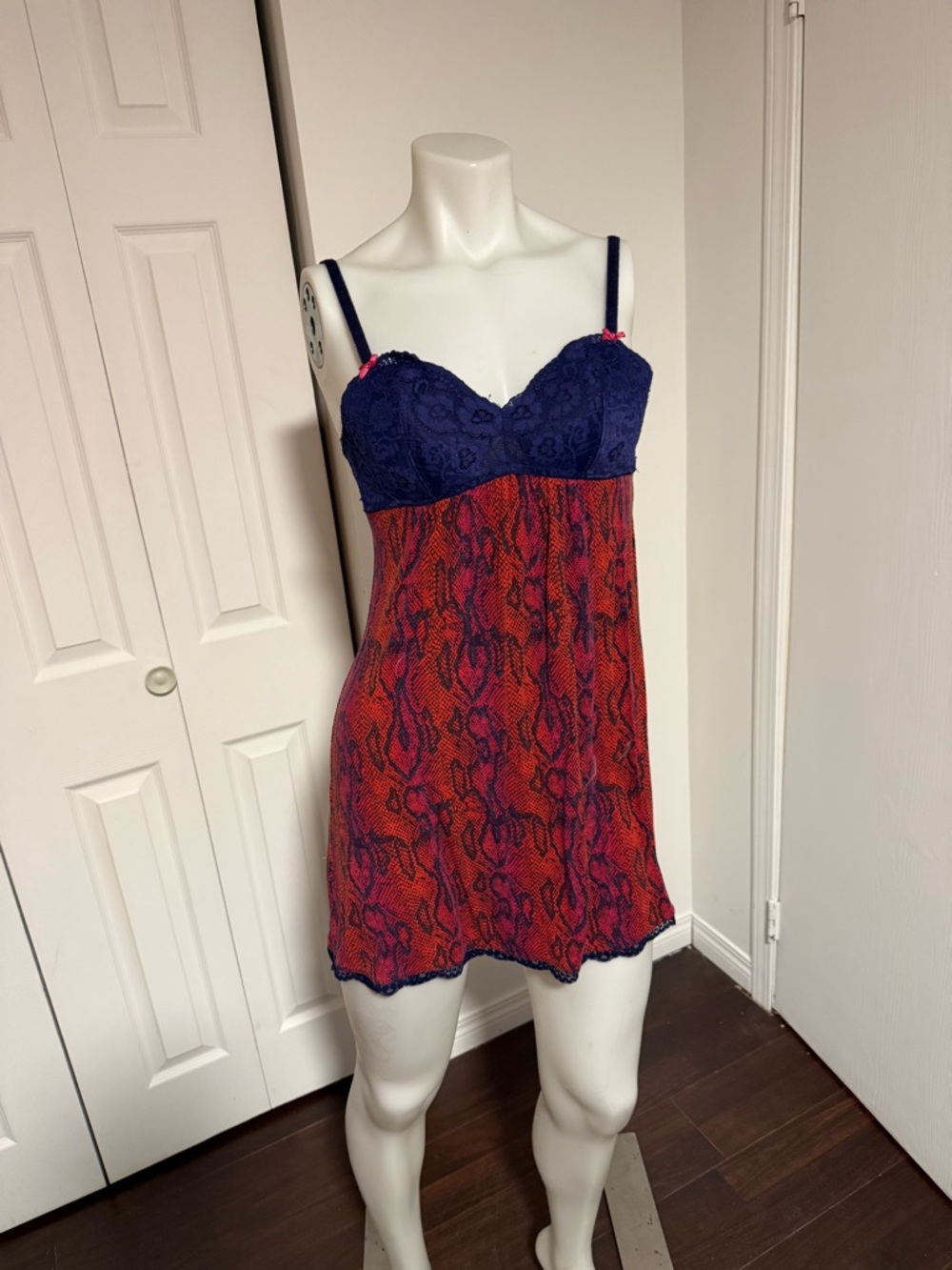 Vintage Navy & Red Lace-Top Babydoll Chemise Nightdress
